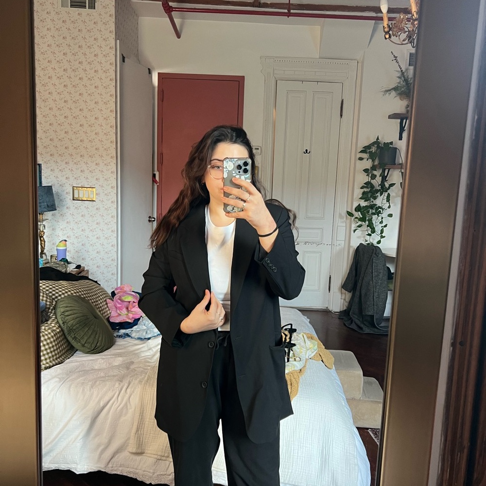 Aritzia black wool blazer size medium